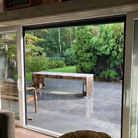 Charming Family Retreat In Hoyerswerda, Germany Apartman