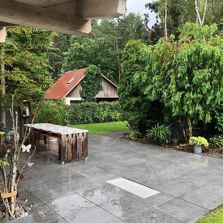 Apartman Charming Family Retreat In Hoyerswerda, Germany *