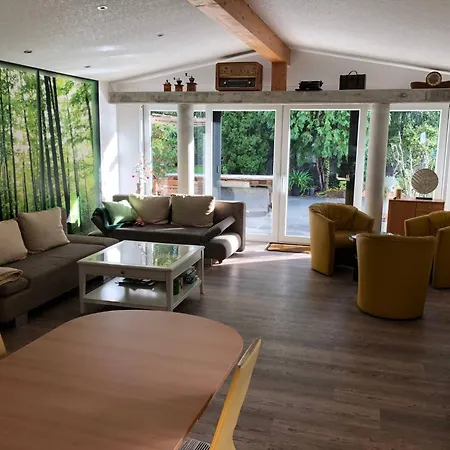 Charming Family Retreat In Hoyerswerda, Germany Apartment *