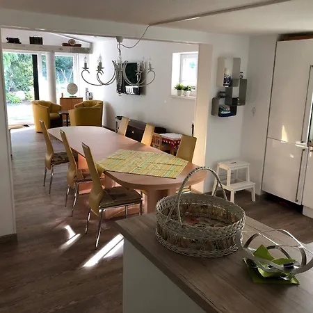 Apartman Charming Family Retreat In Hoyerswerda, Germany Hoyerswerda